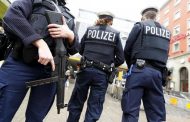 ألمانيا تحظر جماعة للنازيين الجدد وتداهم منازل أعضاء فيها