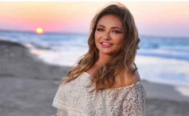 ليلى علوي تكشف عن صورة مع الراحل هشام سليم عمرها أكثر من 30 عاماً…ما قصتها؟