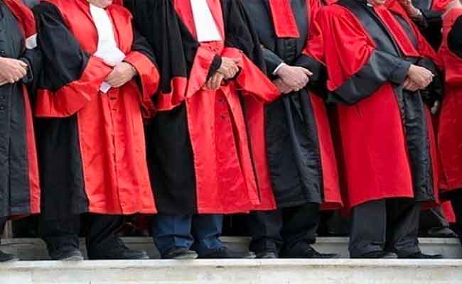 مرسوم رئاسي ينهي مهام قضاة بسبب الوفاة والتقاعد