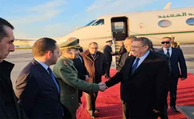 مراد يحط الرحال بتونس للمشاركة في مجلس وزراء الداخلية العرب