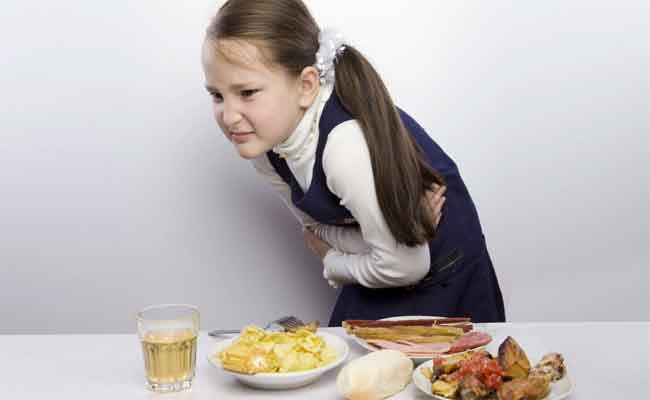 أسباب التسمم الغذائي للأطفال وأعراضه وطرق علاجه