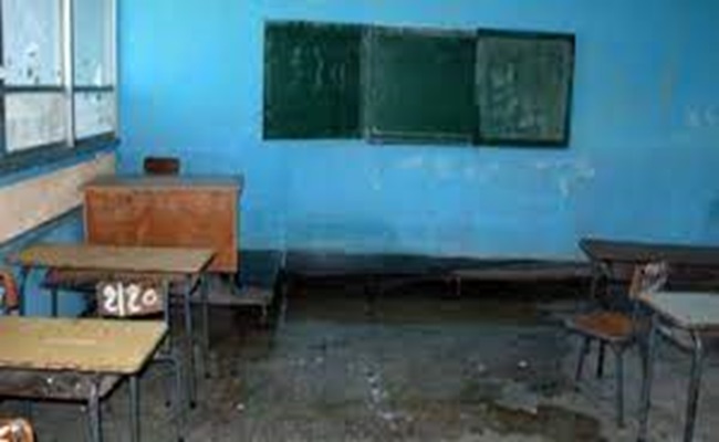 الجزائر الجديدة : فلتنهار المدارس فوق رؤوس التلاميذ ولا تسقط صورة الكلب تبون على الارض