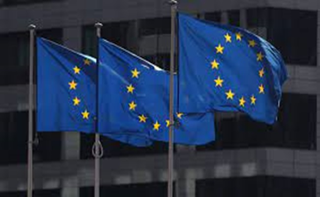 الاتحاد الأوروبي يوسع حملته الرقمية لتشكيل عالم إلكتروني آمن...