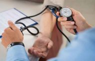 ضغط الدم المرتفع: توصيات طبيبة القلب لتنظيمه بطرق طبيعية