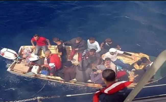 إحباط محاولة هجرة غير شرعية لـ14 شخصا بينهم إمرأة حامل وابنتها وقاصرين بعين تموشنت