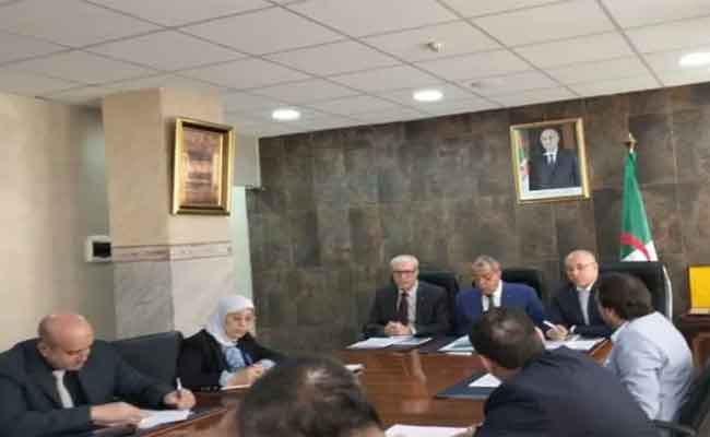 اجتماع وزاري حول سوق الهاتف النقال في الجزائر