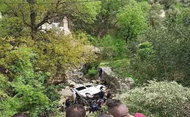 انقلاب حافلة يخلف قتيلين و6 مصابين ببجاية