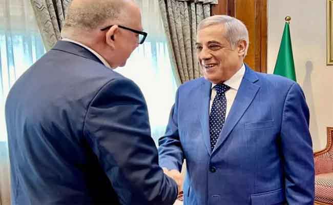 استقبال العرباوي لسفير كوبا