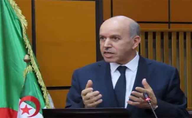 سايحي يؤكد وضع تصور جديد للقضاء على “تذبذبات الأدوية” بالمستشفيات