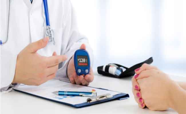 مريض السكري: طرق إدارة المرض خلال شهر رمضان وفق طبيب