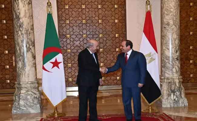 تبون يتلقى مكالمة هاتفية من نظيره المصري