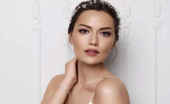 فهرية أفجين وبوراك أوزجيفيت امتلكا منزلًا جديدًا بمبلغ هائل…كم يبلغ؟