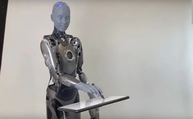 روبوتات مدعومة بالذكاء الاصطناعي أذهلت العالم عام 2023...