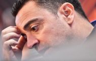 تشافي يعتذر لجماهير برشلونة بعد خسارة السوبر الإسباني...