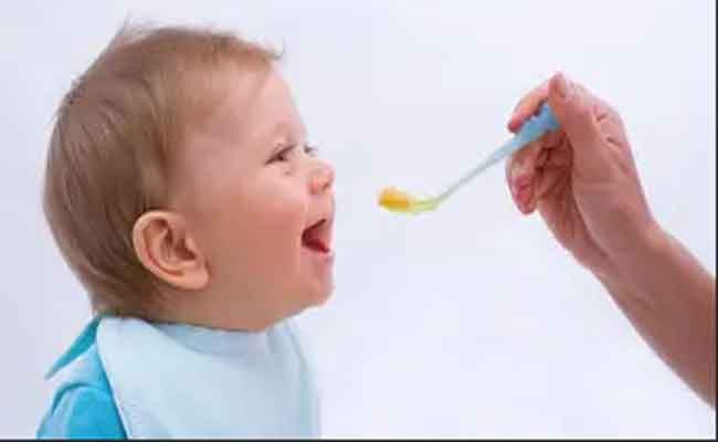 أطعمة ومشروبات تشكل خطراً على صحة الطفل…اعرفيها وتجنّبيها