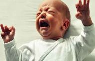 دلالات بكاء الطفل من دون سبب في عمر شهرين...