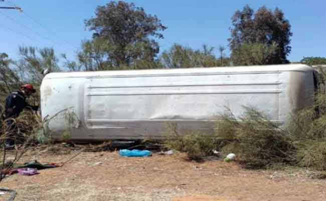 انقلاب حافلة لنقل المسافرين يخلف وفاتين و16 مصابا بمستغانم