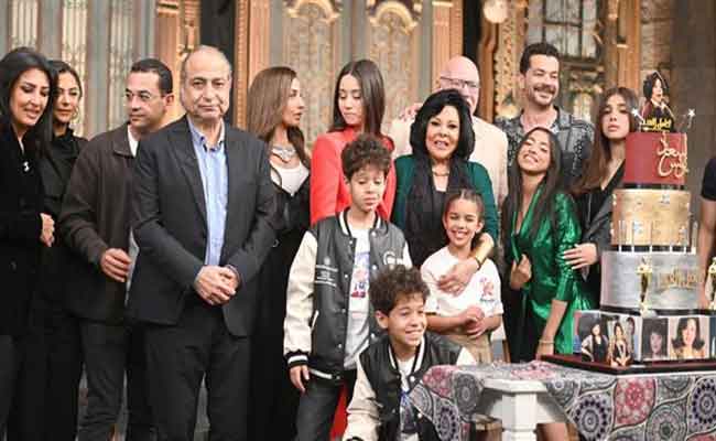 في عيد الفطر…احتفالية نجوم «كامل العدد» على مسرح «صاحبة السعادة»