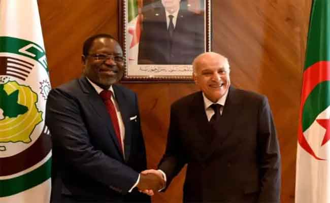 استقبال عطاف لرئيس مفوضية مجموعة “إيكواس”