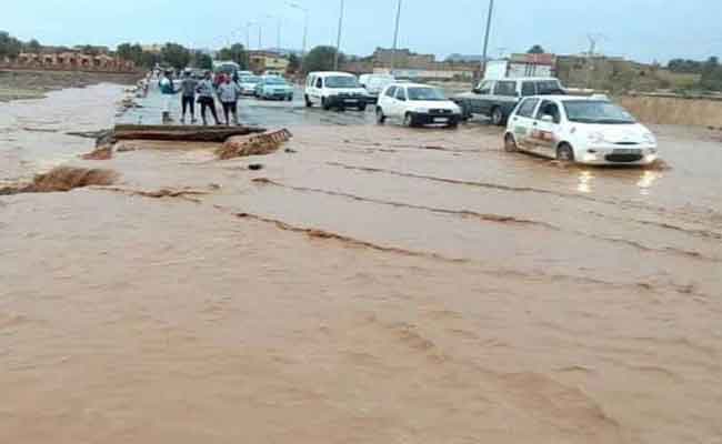 التقلبات الجوية تتسبب في غلق هذه الطرقات