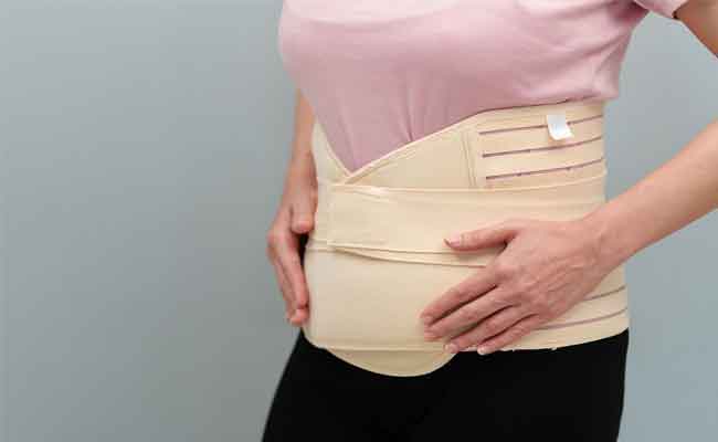 أبرز عمليات التجميل التي تحتاجها النساء بعد سن الأربعين وفق طبيب تجميل