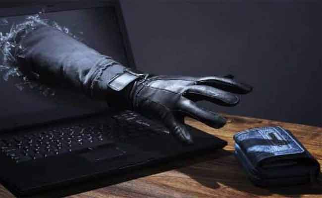 تفكيك عصابة إجرامية تحترف الاحتيال عبر مواقع التواصل الاجتماعي بمستغانم