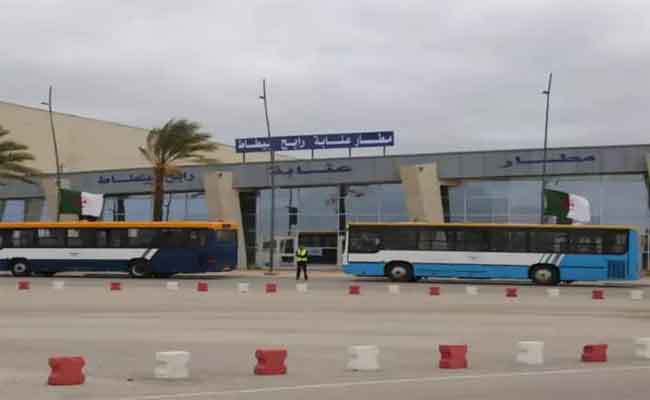 زهانة يوقف مدير مطار عنابة لهذا السبب