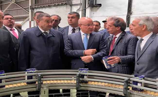 تشديد زيتوني على أهمية تطوير صناعة السكر وتعزيز إنتاجها المحلي