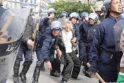 تردي الأوضاع المزرية بالجزائر يوازيه تدهور مجال حقوق الانسان وضياع المواطن بين العصى والجزرة