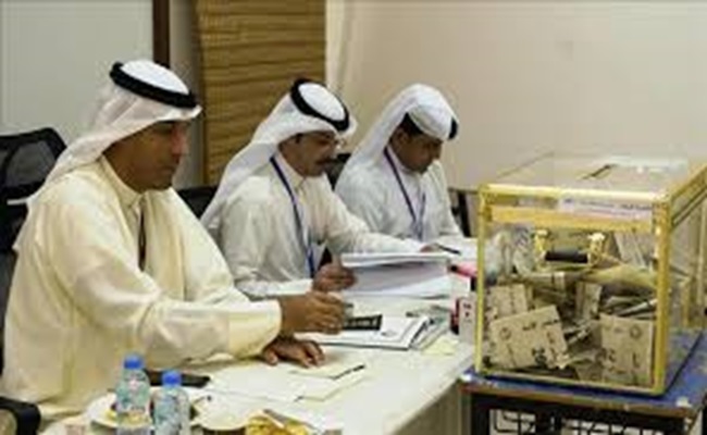 انتخابات البرلمان الكويتي تفرز تغييرات طفيفة وسط مطالبات بالتوافق مع الحكومة