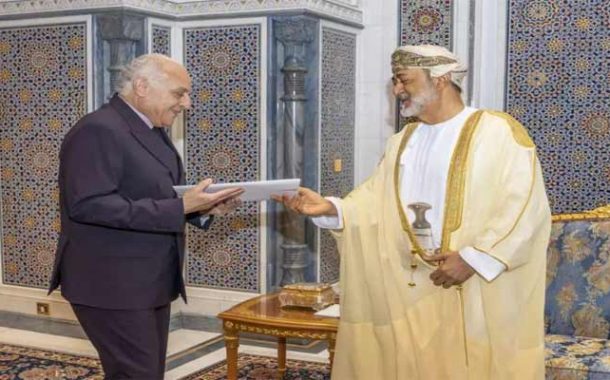 عطاف يسلم رسالة خطية من تبون إلى سلطان عمان