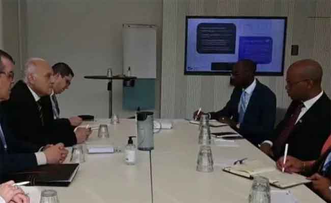 عطاف يجري محادثات مع نظرائه التنزاني و الأنغولي والرواندي