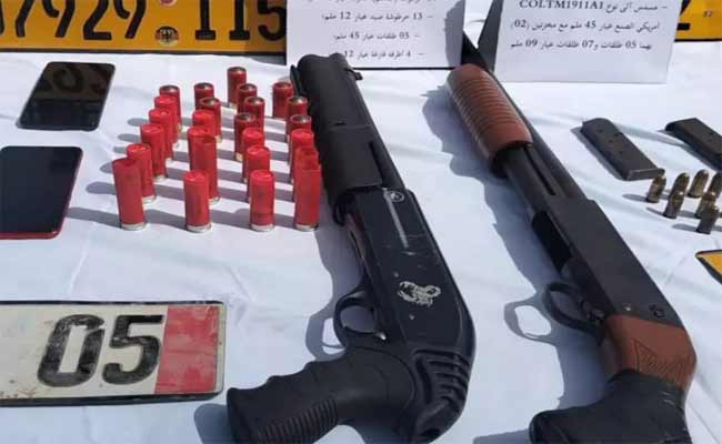 الإطاحة بعصابة إجرامية خطيرة متلبسة بأسلحة ومهلوسات بباتنة