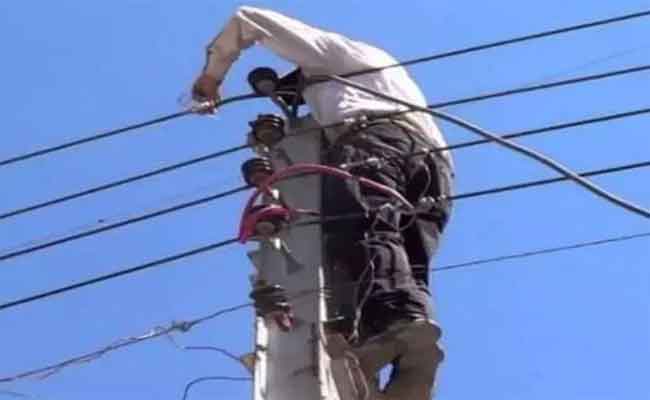 الإطاحة بخمسيني يحترف سرقة الكوابل النحاسية بالشراقة