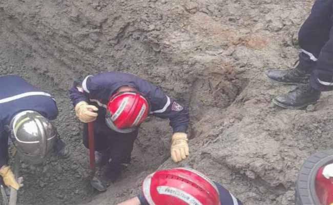 انتشال جثة ثلاثيني من تحت ردوم حفرة أشغال بجيجل