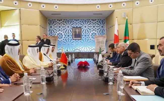 استقبال عطاف نظيره البحريني 