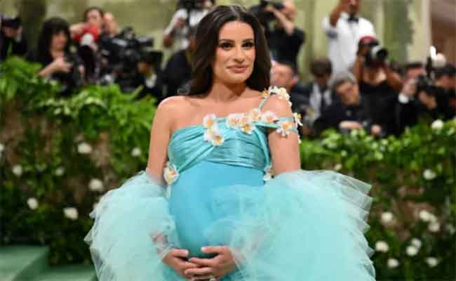 ليا ميشيل تخطف الأنظار بحملها في حفل ميت غالا 2024…