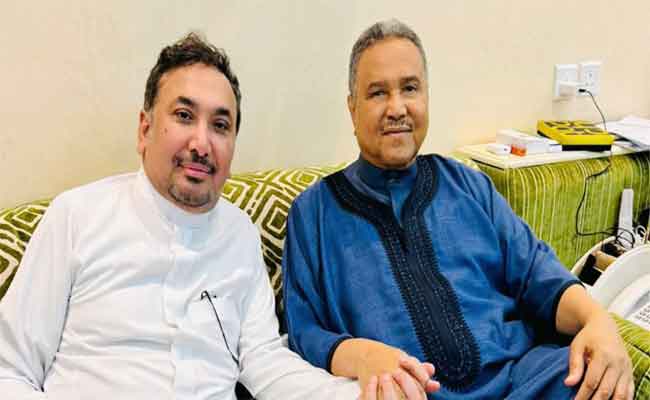 محمد عبده يظهر مجدداً ويطمئن الجمهور على حالته بعد العلاج: أنا طيب