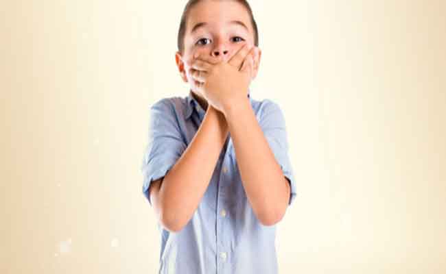 كيف أتخلص من رائحة فم طفلي الرضيع؟ 12 طريقة للتعامل معها