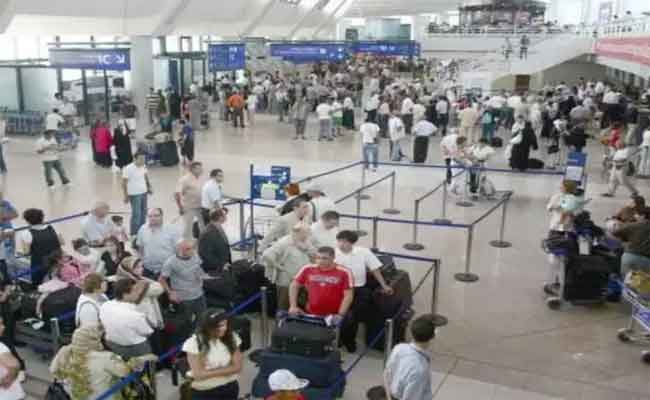 تثمين النواب الممثلون للجالية الوطنية قرار تسهيل تنقلهم للوطن