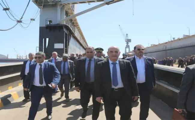 زهانة يسدي تعليمات صارمة لتحسين خدمات النقل البحري