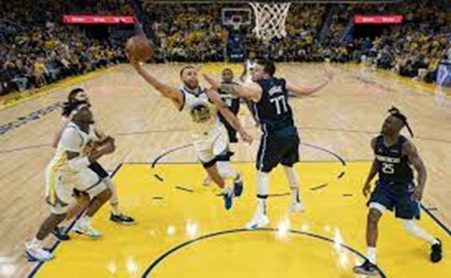 NBA...ثاندر يهزم مافريكس في المباراة الأولى بقبل نهائي القسم الغربي