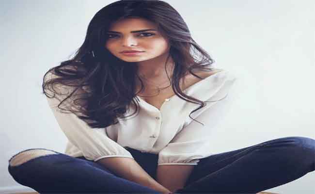 أسماء جلال بدلاً من هنا الزاهد في مسرحية ميمو والسبب تامر حسني…