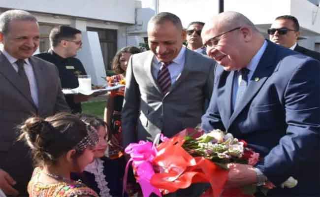 شرفة يعطي انطلاقة حملة الحصاد والدرس من البويرة…