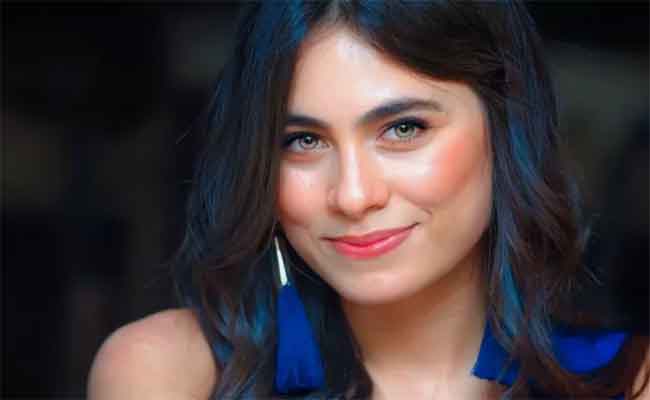 هاجر أحمد تتقدم ببلاغ لتلف حقيبتها الفاخرة…إليكم القصة كاملة