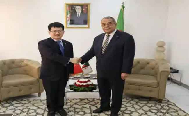 استقبال عون للسفير الصيني بالجزائر