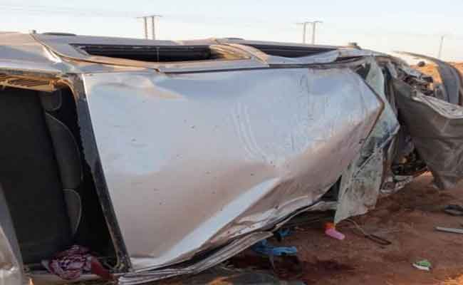 انقلاب سيارة يخلف وفاة سبعينية وإصابة آخر بالأغواط