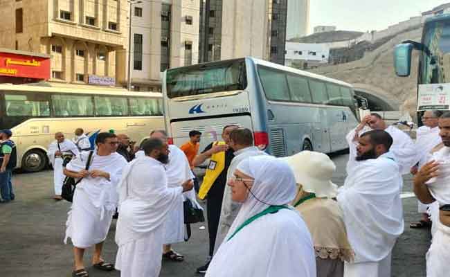 استكمال الحجاج الجزائريين مناسكهم بطواف الوداع