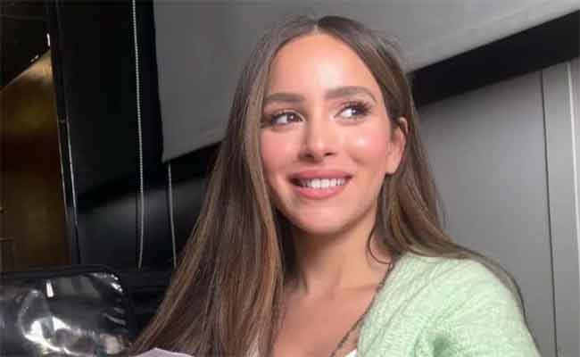 وصلة رقص بين رامي قاضي وجميلة عوض في حفل زفافها تتصدر التريند…