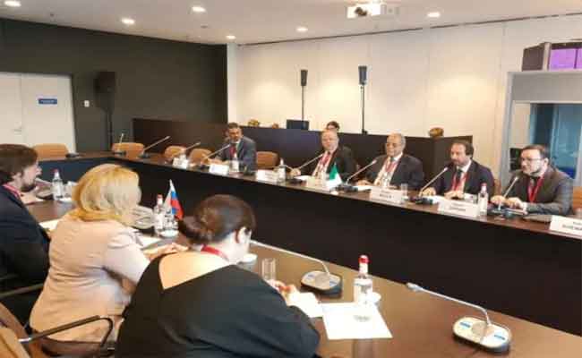 مشاركة عون في جلسة عمل جزائرية-روسية ببسان بطرسبورغ